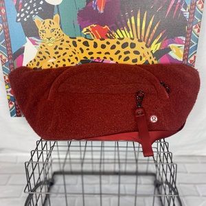 Lululemon Sherpa Bag